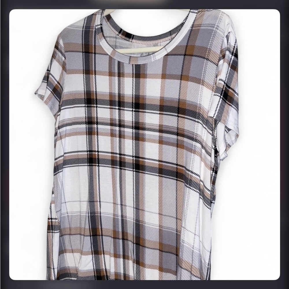 Plaid Short-Sleeve Top in White, Brown and Black - Soft Fall Office